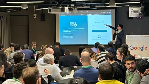 Fotografía de un evento de disponibilización de servicio