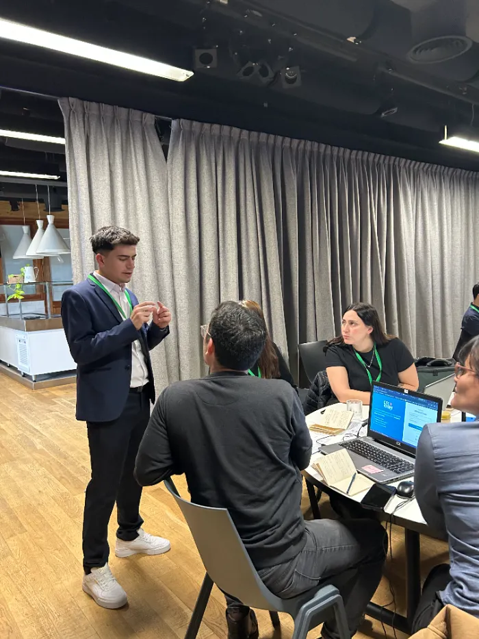 charla entre participantes de la edición